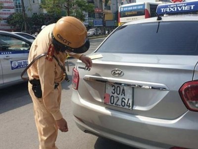 Từ 15.8, phạt đến 26 triệu đồng hành vi làm thay đổi khả năng nhận diện biển số xe