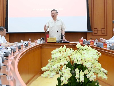  Tổng Bí thư, Chủ tịch nước: Nhận diện đầy đủ và sớm khắc phục “bốn khoảng trống”, quán triệt “ba chuyển dịch lớn” về phát triển văn hoá