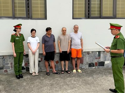 Hơn 3.400 viên kim cương lậu được đưa vào hệ thống SJC, Trưởng phòng Kinh doanh và 3 bị can bị khởi tố