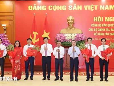 Bộ Chính trị, Ban Bí thư công bố các quyết định về công tác cán bộ