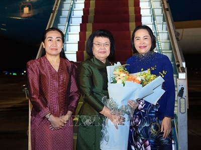 Chủ tịch Quốc hội Campuchia đến Hà Nội, bắt đầu thăm chính thức Việt Nam