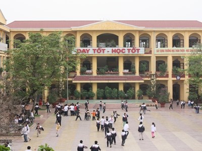 Sau sắp xếp trường học, mỗi cơ sở giáo dục chỉ có 1 hiệu trưởng/giám đốc, trường chính và mỗi phân hiệu được 1 hiệu phó/ phó giám đốc