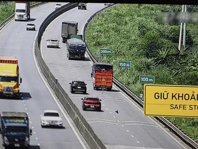Phó Thủ tướng Thường trực Chính phủ yêu cầu rà soát, đánh giá kỹ quy định về khoảng cách an toàn trên cao tốc
