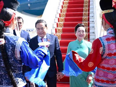 Chủ tịch Quốc hội Trần Thanh Mẫn và phu nhân tới Ulaanbaatar, bắt đầu chuyến thăm chính thức Mông Cổ