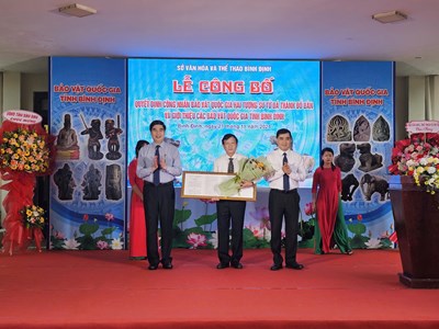 Công bố quyết định hai tượng sư tử đá thành Đồ Bàn là Bảo vật quốc gia