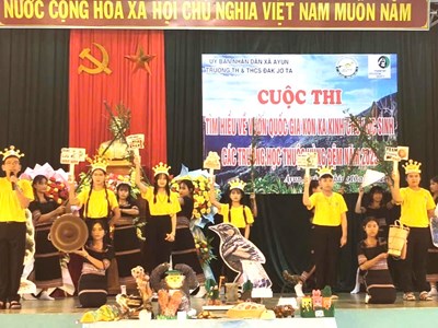 Học sinh thuộc vùng đệm tìm hiểu về Vườn quốc gia Kon Ka Kinh