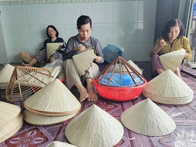Mở hướng để làng nghề nón lá Gò Găng tồn tại và phát triển