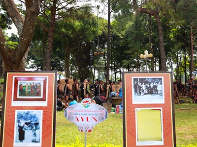 Trưng bày 100 tác phẩm Bác Hồ với các dân tộc tỉnh Gia Lai