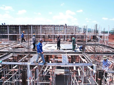 Đẩy nhanh tiến độ xây dựng Trường Phổ thông nội trú liên cấp biên giới ở Gia Lai