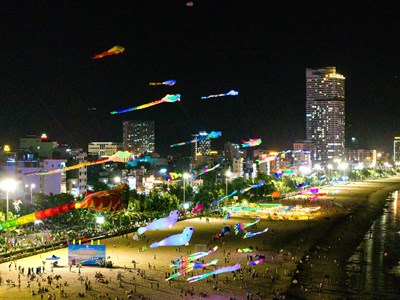 Biển Quy Nhơn hút khách bằng liên hoan diều, chương trình ẩm thực