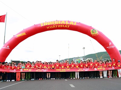Cùng Việt Nam tiến bước: Hơn 37 triệu bước chân người Gia Lai tham gia đi bộ hưởng ứng