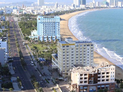 Khách sạn “án ngữ” trước biển Quy Nhơn, sau tháo dỡ sẽ thành công viên