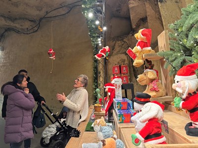 Đón Giáng sinh trong hang động và trên phố cổ miền Nam Hà Lan