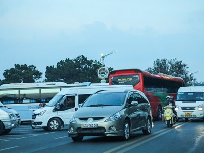 Thực hư về quán ăn “chặt chém” ở Vũng Tàu và giá vé gửi xe Đà Lạt 2026