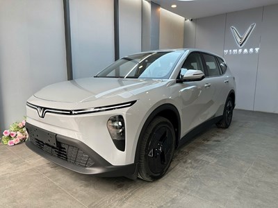 Gia đình Việt tiết kiệm cả trăm triệu đồng khi “chốt kèo” VinFast VF MPV 7 trước Tết