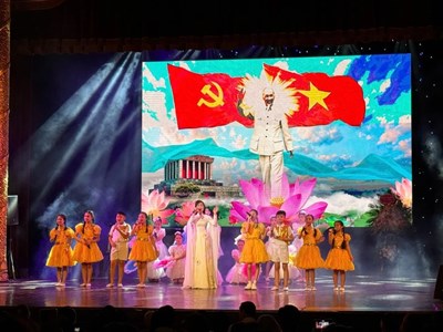 Giai điệu tự hào của Mùa xuân đại thắng