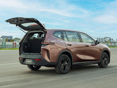 Mua VinFast VF MPV 7 trong tháng 5, nhận đủ “bộ ba” ưu đãi hàng chục triệu đồng