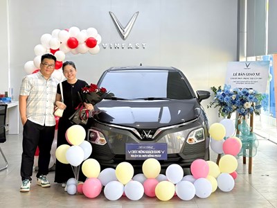 Chủ xe VinFast VF 5 ở Cần Thơ: “Bài toán kinh tế là lý do gắn bó với xe điện”