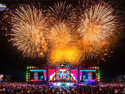 Mega Booming - Charmora City: Âm nhạc đỉnh cao và pháo hoa mãn nhãn làm nức lòng người hâm mộ