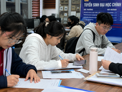 Nguyện vọng vào đại học tăng mạnh, vì sao các trường vẫn lo “ảo“?