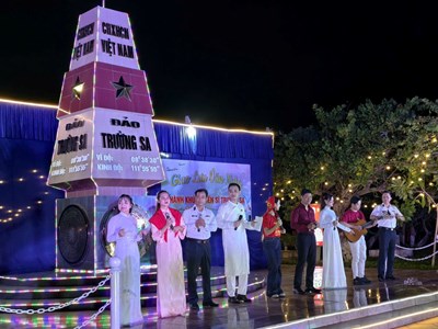 Hát giữa ngàn khơi: Mang hơi ấm đất liền đến Trường Sa