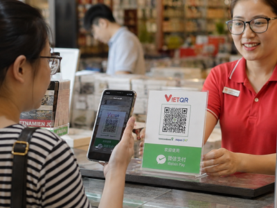 Khách Trung Quốc quét Weixin Pay ở Việt Nam: Cửa hàng nào nhận được tiền?