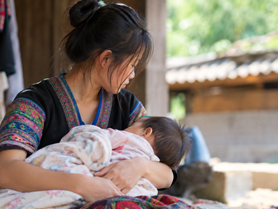 Khi những bà mẹ còn chưa kịp lớn