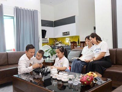 Chuyện nhà, chuyện làng