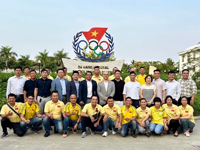 TTHLTTQG Đà Nẵng tiếp nhận thiết bị phục hồi chức năng của Hàn Quốc