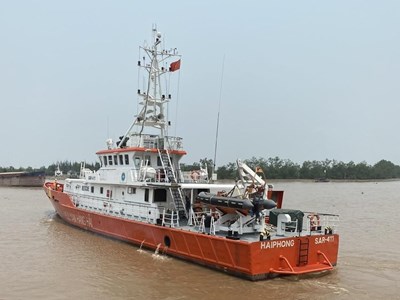 Cứu nạn thành công 10 thuyền viên tại vùng biển Nam Định