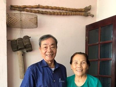 Lấy mũ cối Mỹ giã gạo làm mỳ Quảng trên căn cứ Hòn Tàu 