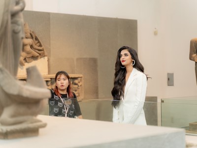 Hoa hậu Hoàn vũ Ấn Độ Rhea Singha quảng bá du lịch Đà Nẵng