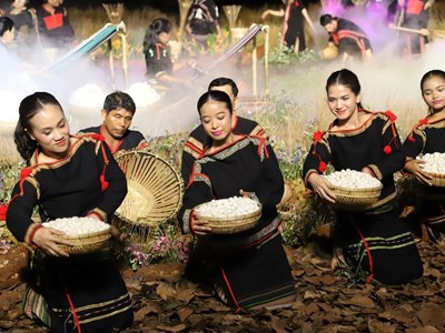 Bảo tồn văn hóa song hành phát huy du lịch di sản