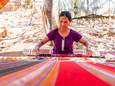 Đồng bào các dân tộc làm giàu từ du lịch 