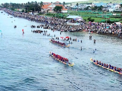 Bài 1 - Mạch sống từ làng ra khơi