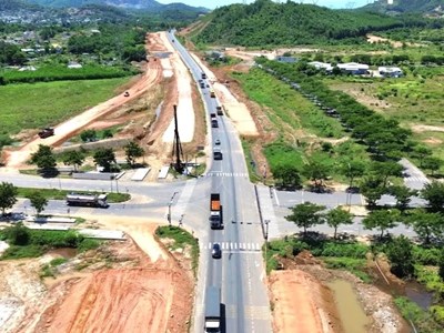 Thêm nhịp cầu đưa du khách khám phá miền di sản