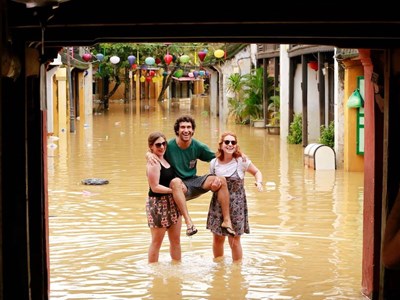 Cần xây dựng thiết chế an toàn cho du khách