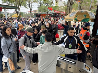 Miễn phí vé thắng cảnh chùa Hương đến hết ngày mùng 6 Tết