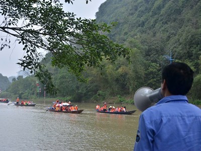 Kiên quyết không để đò chở khách không mặc áo phao