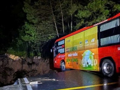 Lâm Đồng: Đèo Mimosa đứt gãy làm 2, giao thông hoàn toàn tê liệt