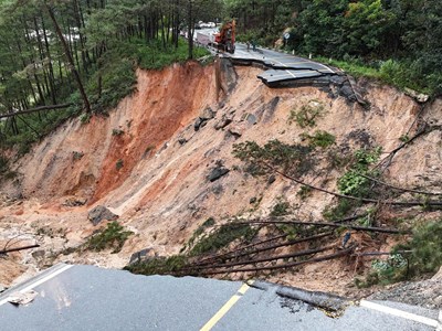 Lâm Đồng: Công bố tình trạng khẩn cấp sau vụ sạt lở kinh hoàng trên đèo Mimosa
