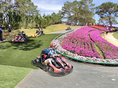 Lâm Đồng: Kinh doanh xe điện giải trí trái danh mục, vẫn thu tiền du khách