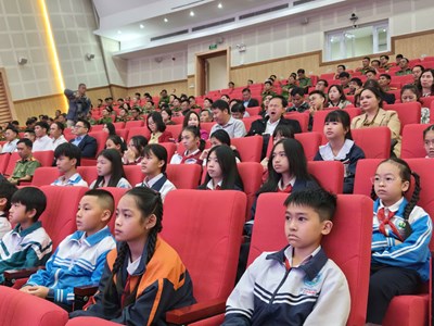Lâm Đồng: Phát động bảo vệ trẻ em trên môi trường mạng