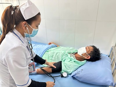 Khẩn trương điều tra vụ 84 người nghi ngộ độc bánh mì tại Lâm Đồng