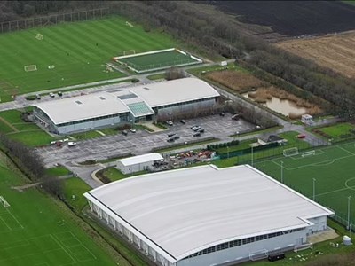 Vừa sa thải hàng loạt nhân viên, Man United lại có thêm cải tổ mới