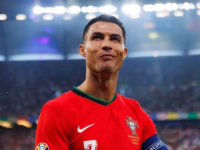 Ronaldo sắp đạt cột mốc 'không ai làm được' trong lịch sử
