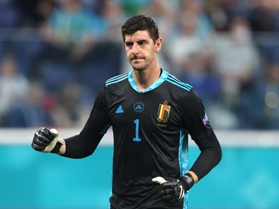 Thibaut Courtois tuyên bố chia tay tuyển Bỉ vì HLV Tedesco