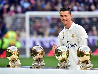Hành động 'gây choáng' khiến Ronaldo chỉ còn sở hữu 4 Quả bóng Vàng