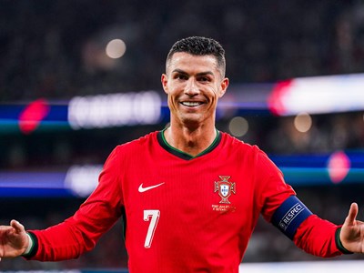 Cristiano Ronaldo: 'Tôi nghiện bóng đá và ghi bàn'