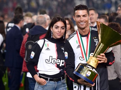 Tại sao Ronaldo 'chưa chịu' kết hôn với Georgina?